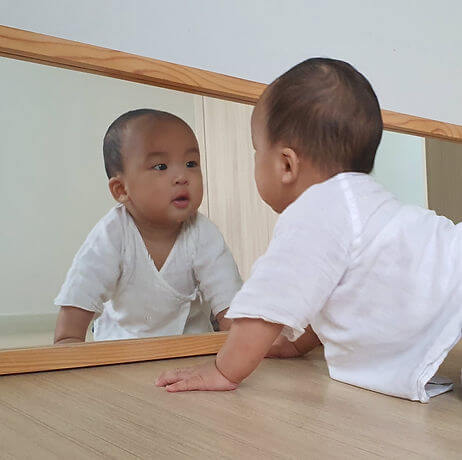Infant Care Mirror Play